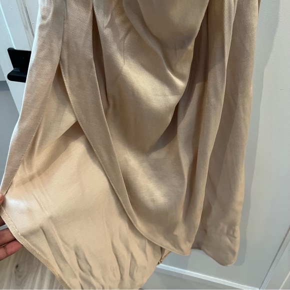 ASOS DESIGN halter drape detail midi dress with buckle in textured satin crepe - Picture 9 of 12